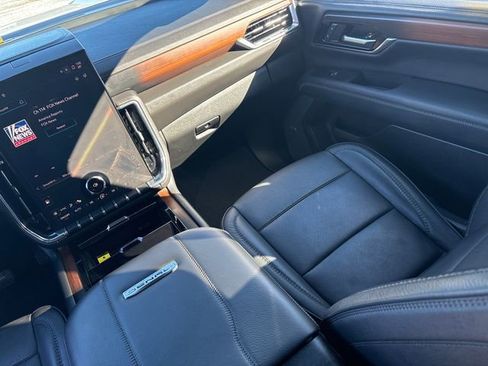 Used 2025 GMC Yukon Denali image 21