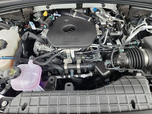 New 2026 Jeep Grand Cherokee Altitude image 21