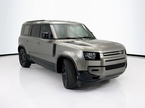 Used 2024 Land Rover Defender 110 X-Dynamic SE AWD/4WD image 3