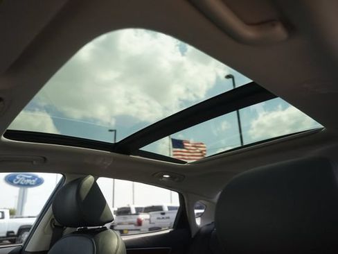 Used 2019 Kia Cadenza Technology FWD image 11