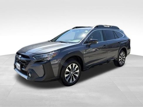 Used 2025 Subaru Outback Limited AWD/4WD image 3