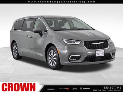 Used 2023 Chrysler Pacifica Touring-L