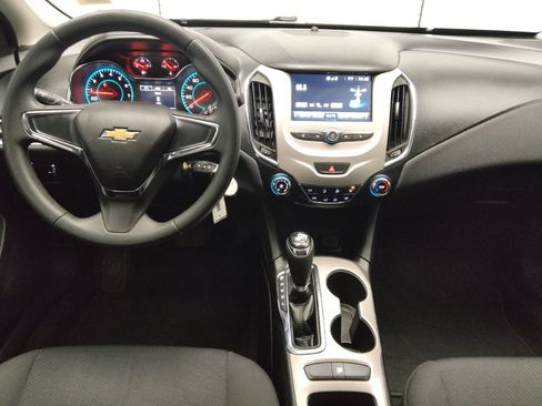 Used 2018 Chevrolet Cruze LS image 22