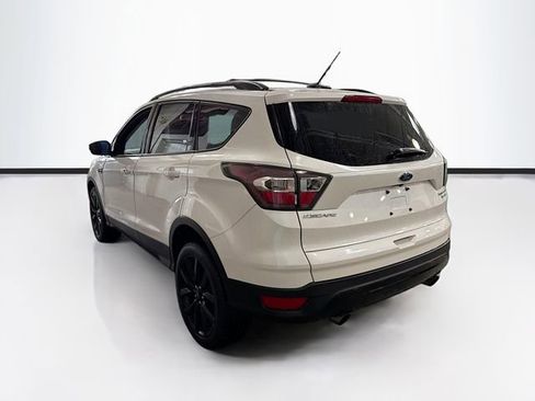 Used 2017 Ford Escape Titanium image 8
