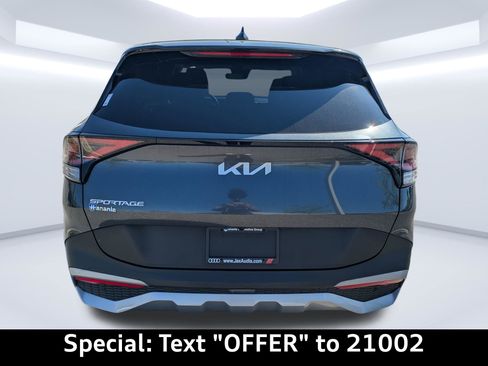 Used 2023 Kia Sportage EX image 3