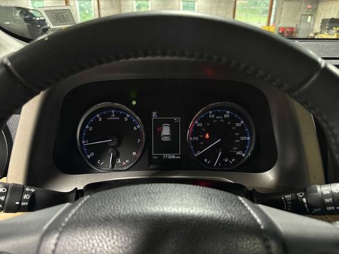 Used 2016 Toyota RAV4 XLE AWD/4WD image 31