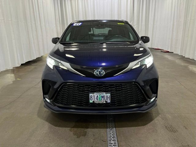 Certified 2021 Toyota Sienna XSE AWD/4WD image 9