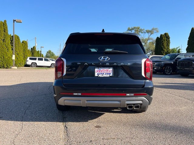Used 2024 Hyundai Palisade SEL w/ Premium Package FWD image 4