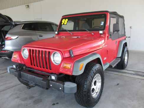 Used 1998 Jeep Wrangler SE AWD/4WD image 4
