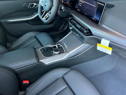 Used 2025 BMW 330i xDrive Sedan w/ M Sport Package image 28