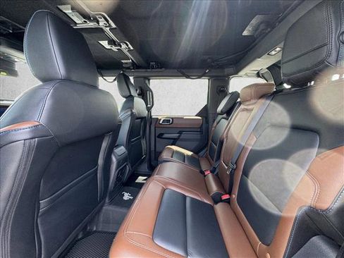 Used 2024 Ford Bronco Outer Banks AWD/4WD image 15