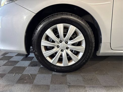 Used 2013 Toyota Corolla LE FWD image 26