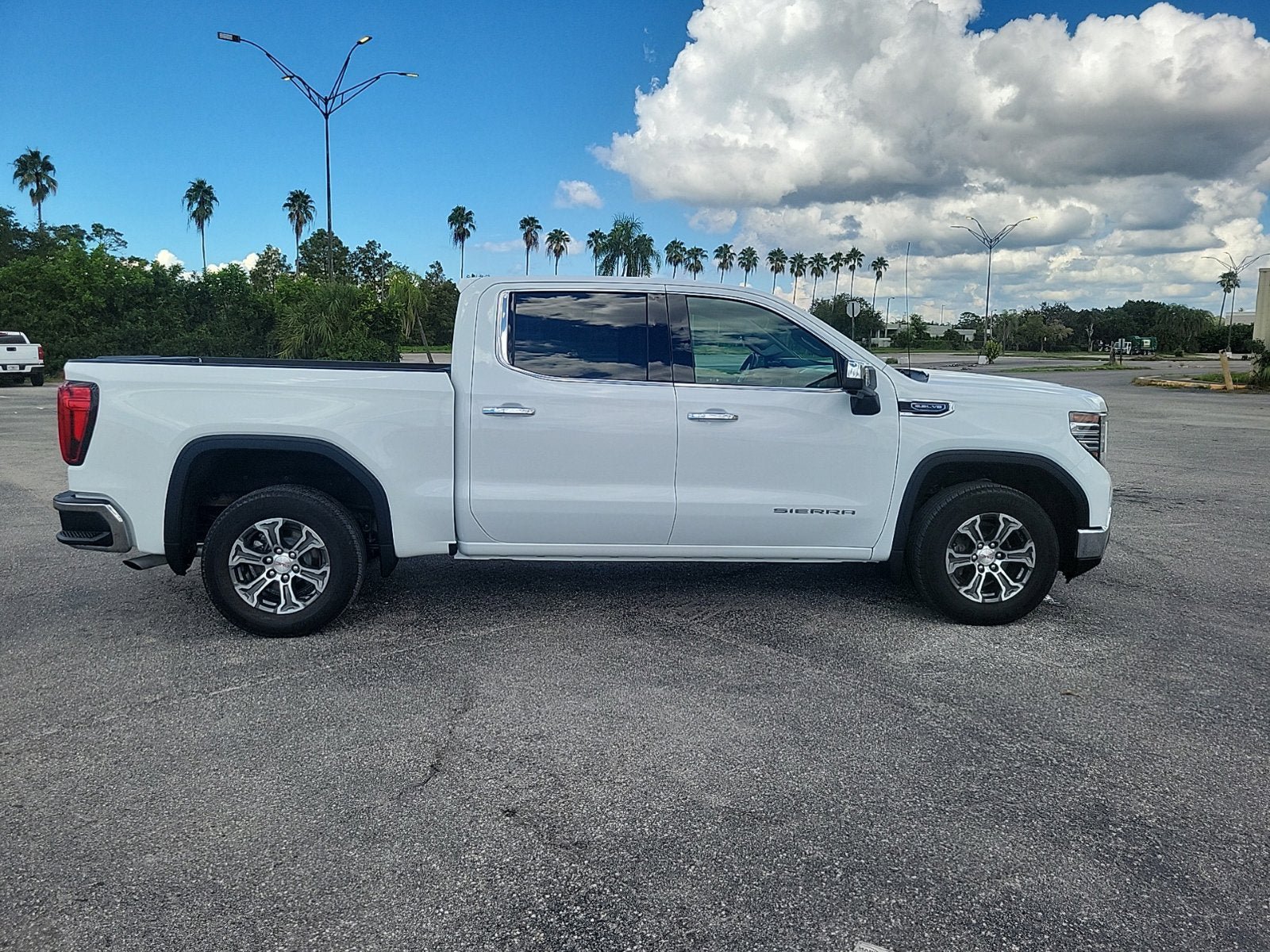 Certified 2025 GMC Sierra 1500 SLT RWD image 6