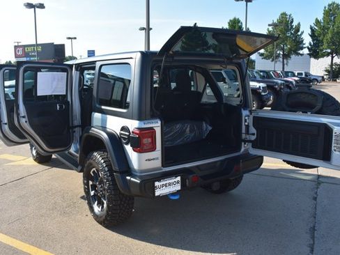 Used 2024 Jeep Wrangler Unlimited Rubicon 4xe w/ Technology Group AWD/4WD image 17