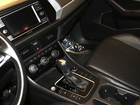 Used 2019 Volkswagen Jetta SE w/ Cold Weather Package FWD image 55