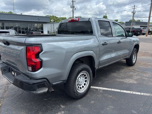 Used 2023 Chevrolet Colorado W/T RWD image 4