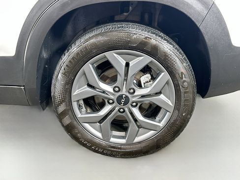Certified 2025 Kia Seltos LX AWD/4WD image 28