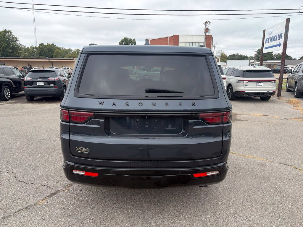 Used 2023 Jeep Wagoneer Series II AWD/4WD image 5