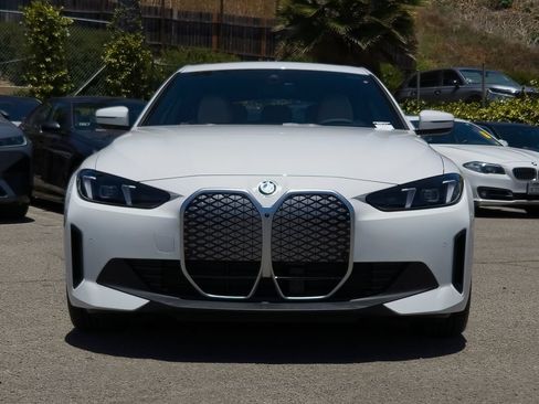 New 2026 BMW i4 eDrive40 w/ Parking Assistance Package RWD image 3