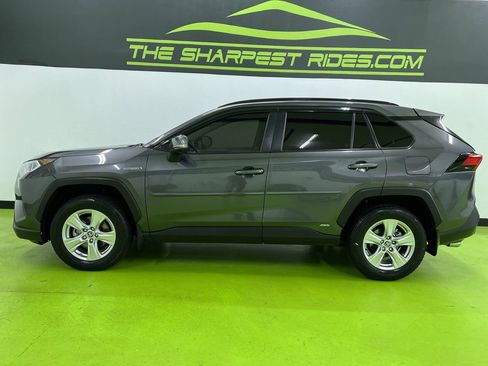 Used 2020 Toyota RAV4 XLE w/ Convenience Package AWD/4WD image 6