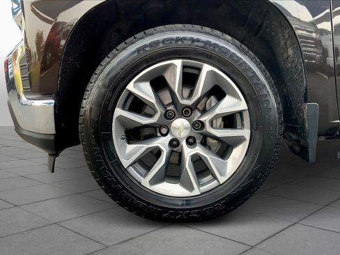 Used 2019 Chevrolet Silverado 1500 LT w/ Texas Edition image 10