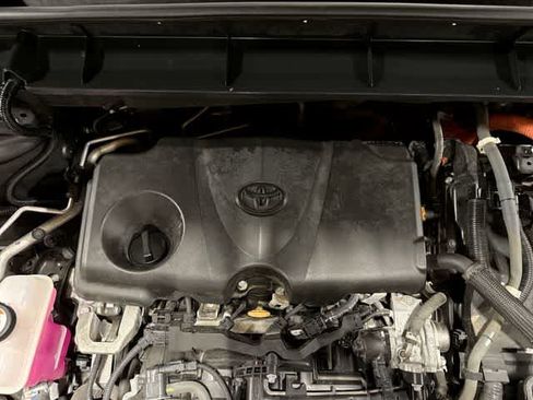 Used 2023 Toyota Highlander XLE AWD/4WD image 12