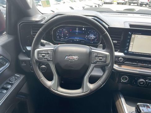 Used 2023 Chevrolet Silverado 1500 LT Trail Boss w/ LPO, Dark Essentials Package AWD/4WD image 14