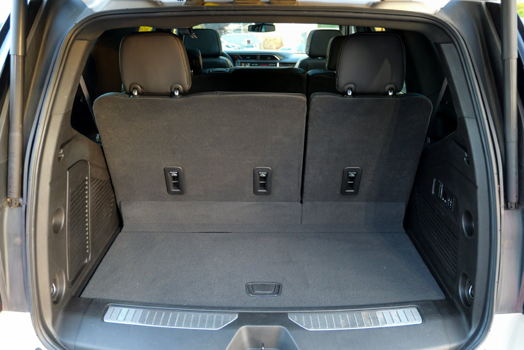 Used 2023 GMC Yukon Denali AWD/4WD image 57