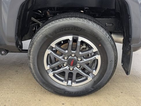 Used 2024 Toyota Tacoma TRD Sport w/ TRD Sport Upgrade Package image 16