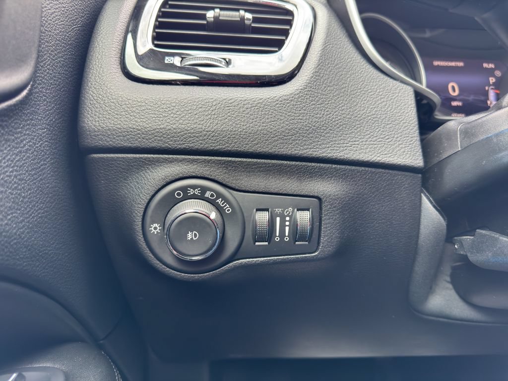 Used 2019 Jeep Compass Latitude AWD/4WD image 23
