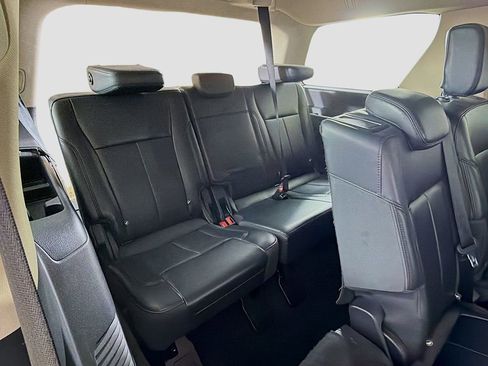 Used 2024 Ford Expedition XLT image 26