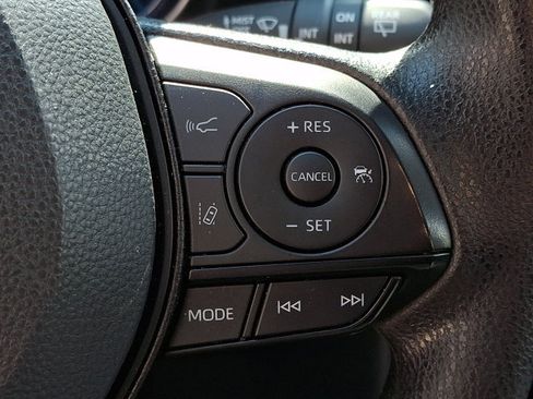 Used 2025 Toyota RAV4 XLE AWD/4WD image 22