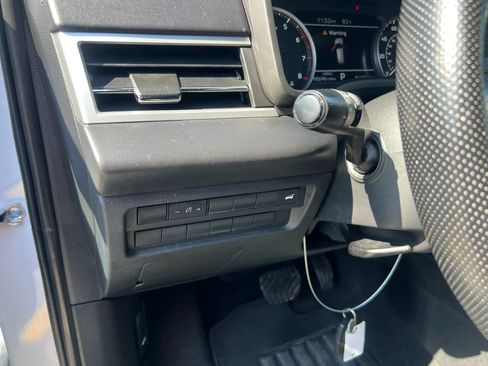 Used 2022 Mitsubishi Outlander SE FWD image 12