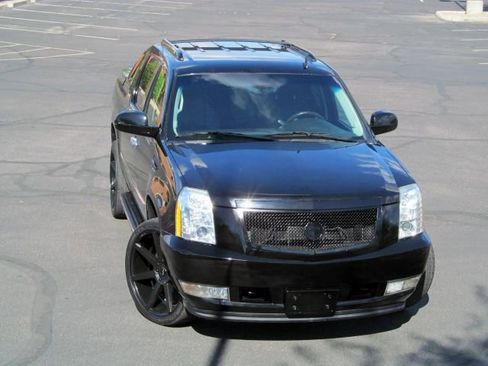 Used 2011 Cadillac Escalade EXT image 37