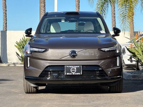 New 2025 Volvo EX90 Plus w/ Protection Package Premier image 8