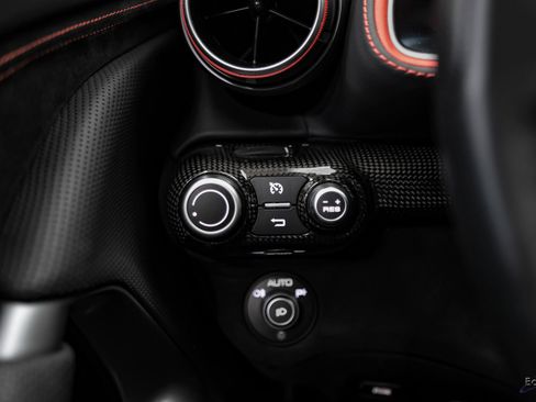 Used 2019 Ferrari 812 Superfast RWD image 81