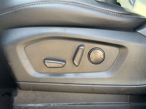 Used 2022 Ford Explorer XLT w/ Equipment Group 202A RWD image 15