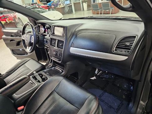 Used 2017 Dodge Grand Caravan GT image 8