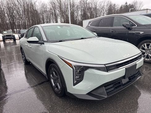Used 2025 Kia K4 LXS image 2