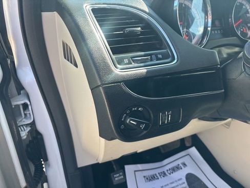 Used 2018 Dodge Grand Caravan SXT FWD image 22
