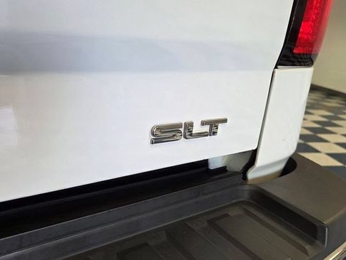 Used 2018 GMC Sierra 2500 SLT w/ Duramax Plus Package AWD/4WD image 7