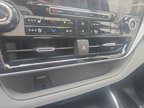 Used 2021 Toyota Highlander Platinum image 18