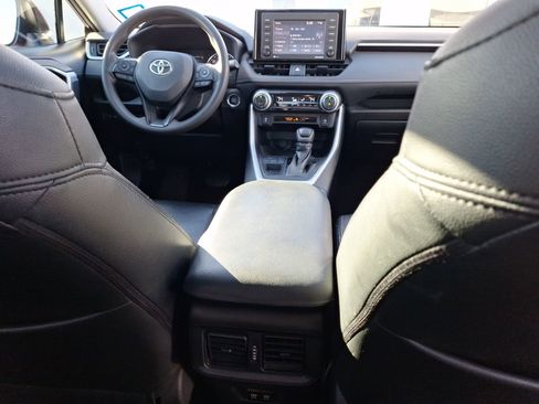 Used 2020 Toyota RAV4 XLE image 33