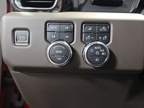 Used 2023 GMC Sierra 1500 Denali w/ Technology Package AWD/4WD image 26