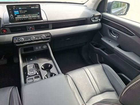 Used 2023 Honda Pilot Elite image 16