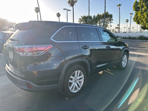 Used 2016 Toyota Highlander LE image 23