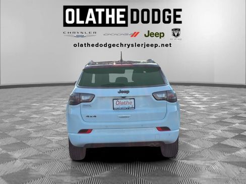 Used 2022 Jeep Compass High Altitude AWD/4WD image 28