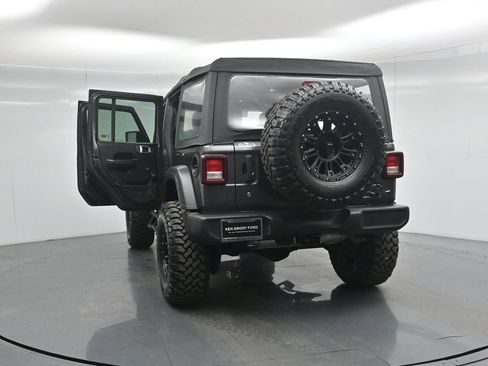 Used 2018 Jeep Wrangler Unlimited Sport image 30