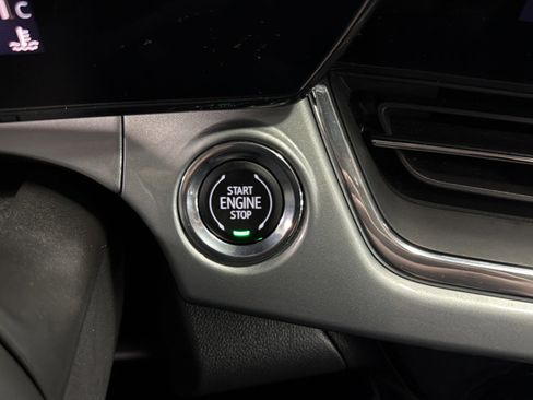 Used 2025 Chevrolet Trax LT w/ LT Convenience Package image 23