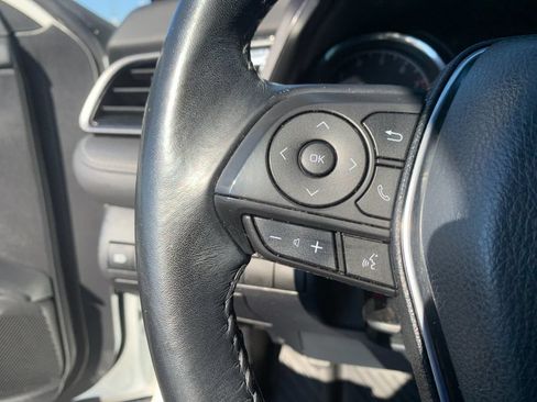 Used 2020 Toyota Camry SE FWD image 27